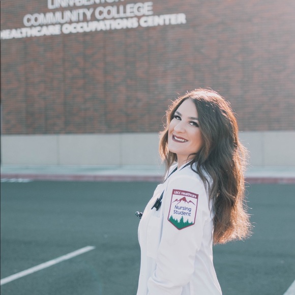 Meet your Posher, Mckinley - Picture 2 of 2